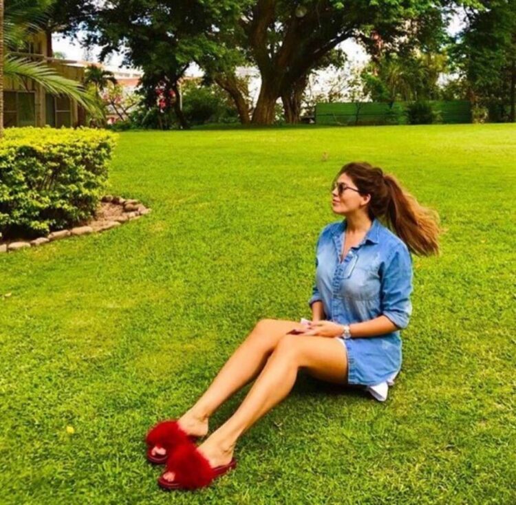 mariana antoniale feet 4