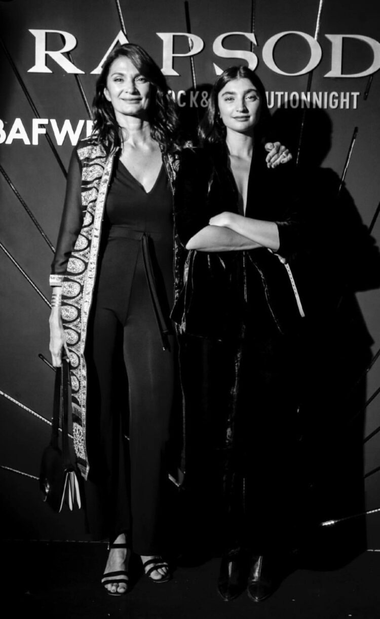 mariana arias feet 6