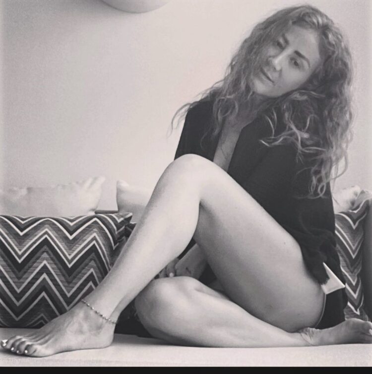 mariana avila feet 1