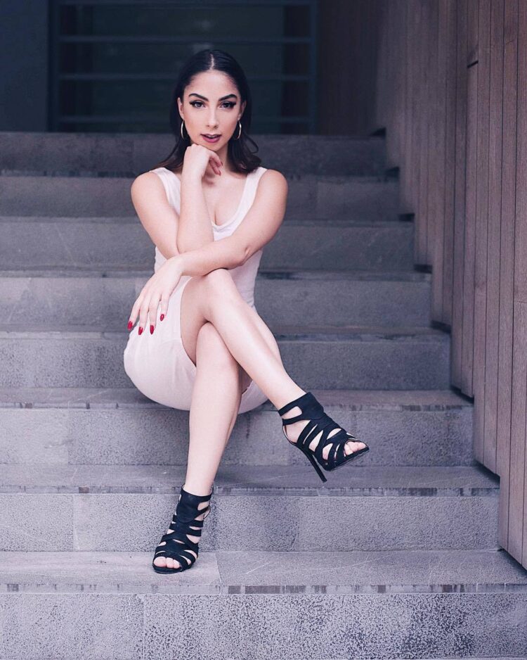 mariana chaconn feet 2