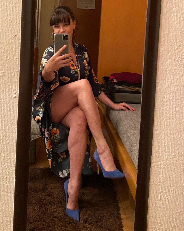 mariana garza feet 3