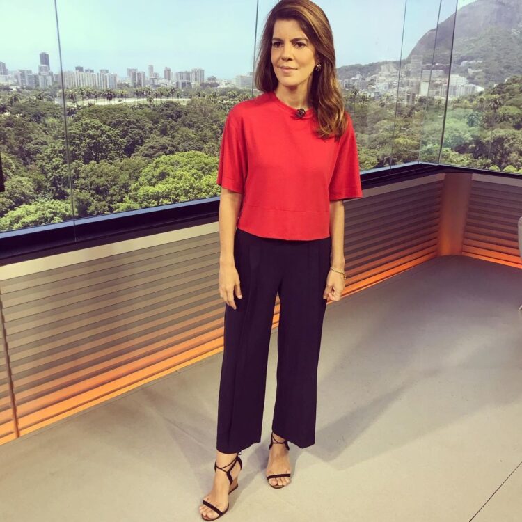 mariana gross feet 2