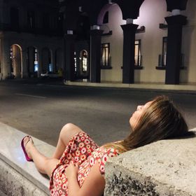 mariana loyola feet 3