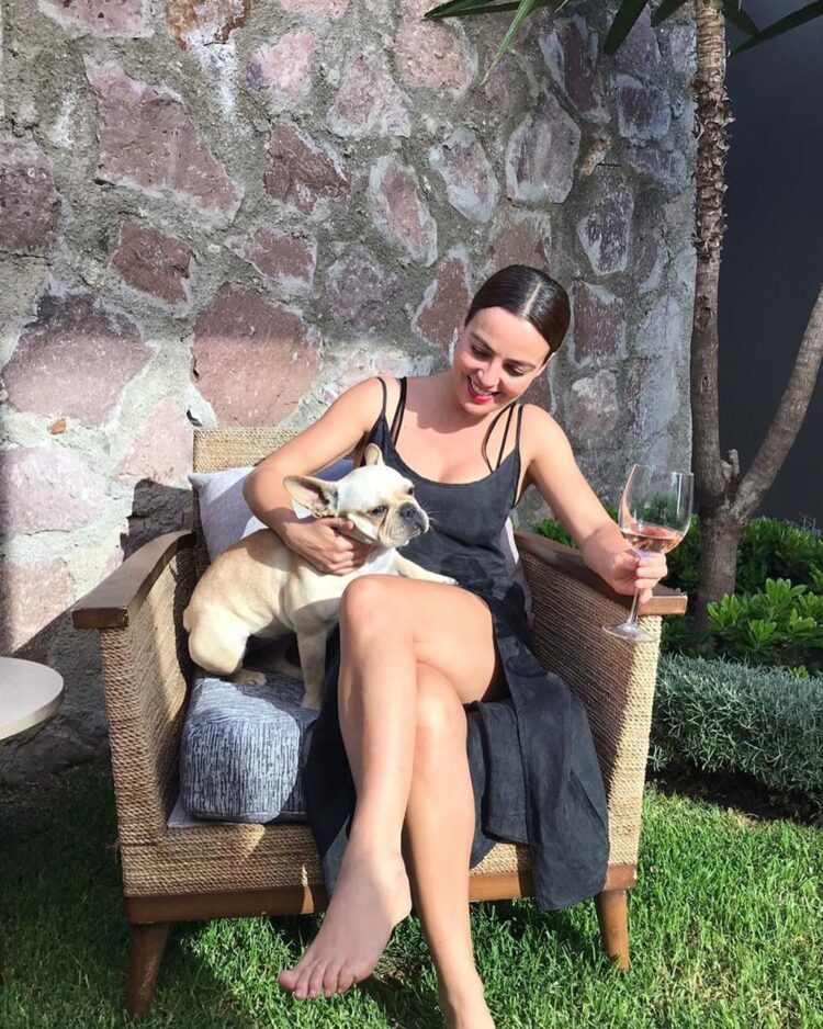 mariana mundo feet 1