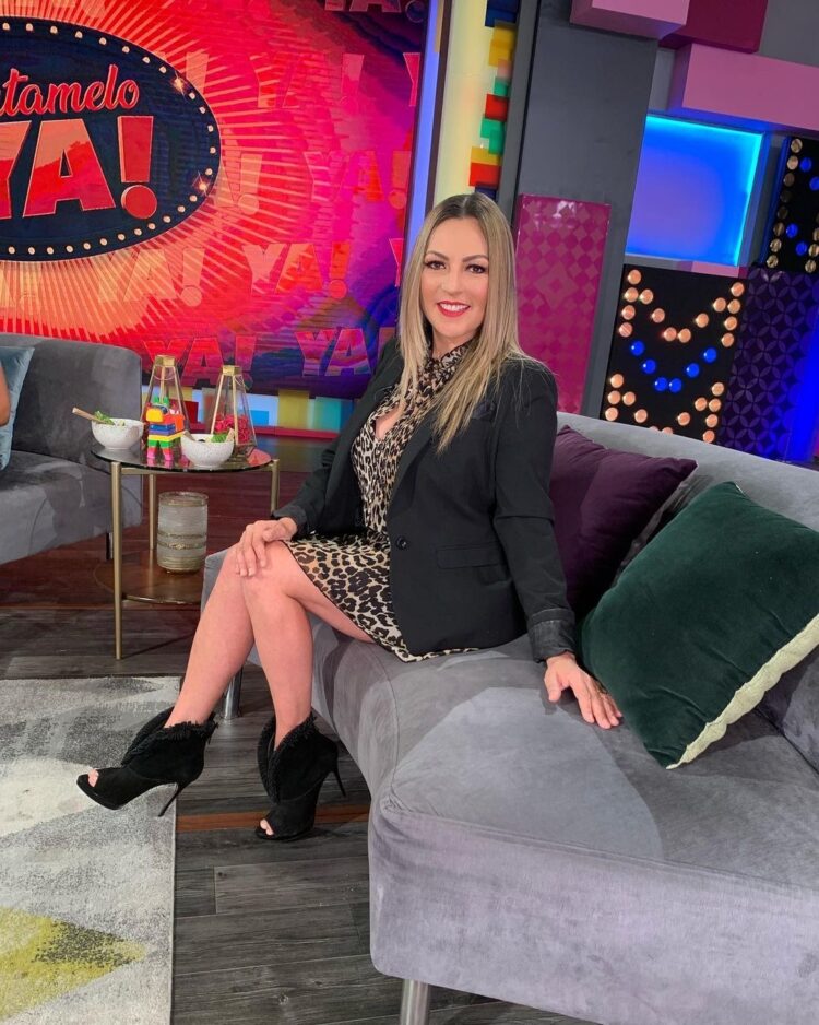 mariana ochoa feet 6