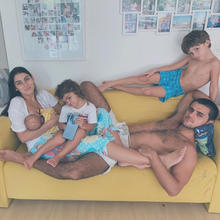 mariana uhlmann simas feet 1