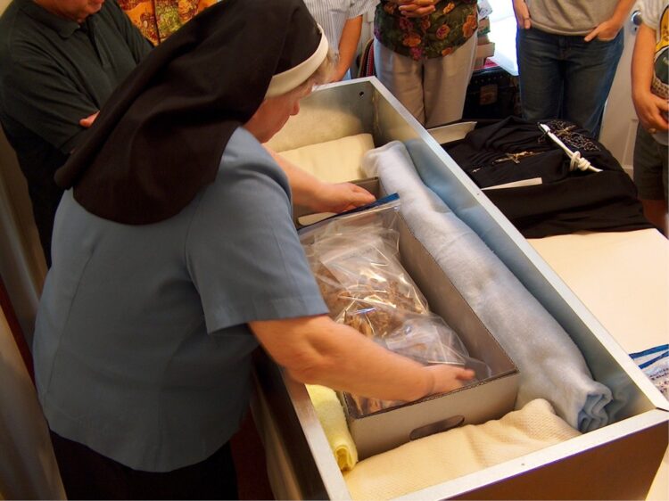 marianne cope feet 2