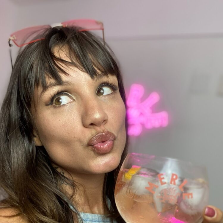 marianne pugin feet 3