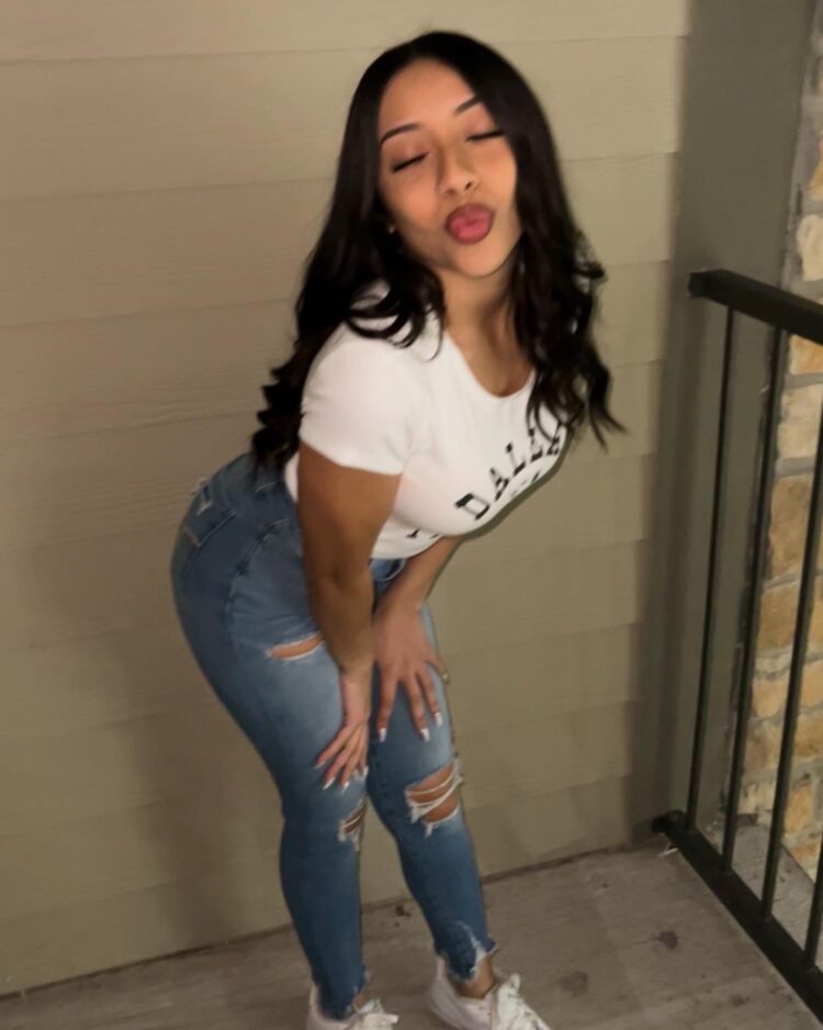 maribel martinez feet 5