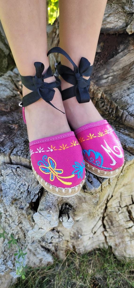 maribel server feet 3