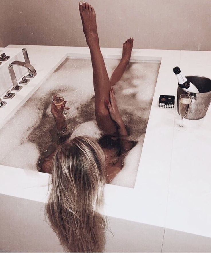 marie moyenin feet 2