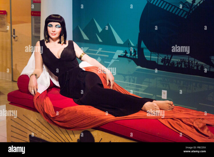 marie tussaud feet 1