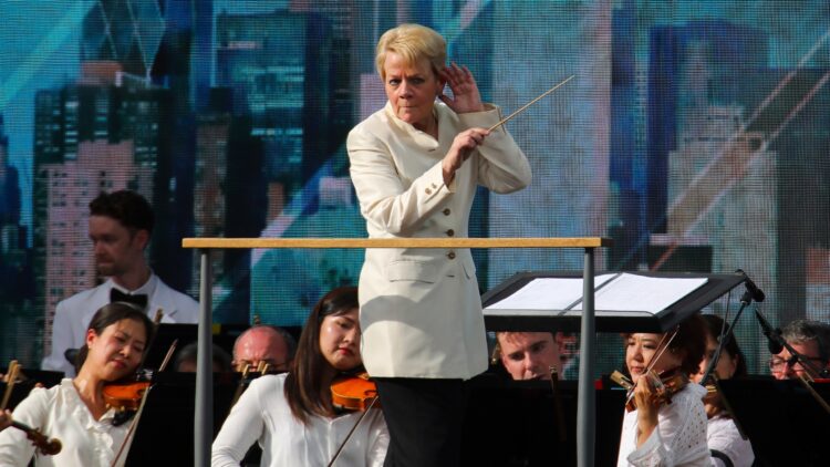 marin alsop feet 2