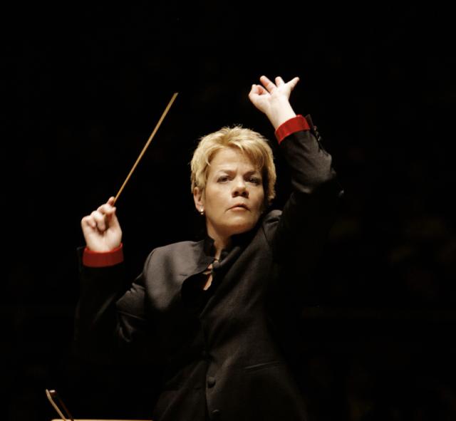 marin alsop feet 3