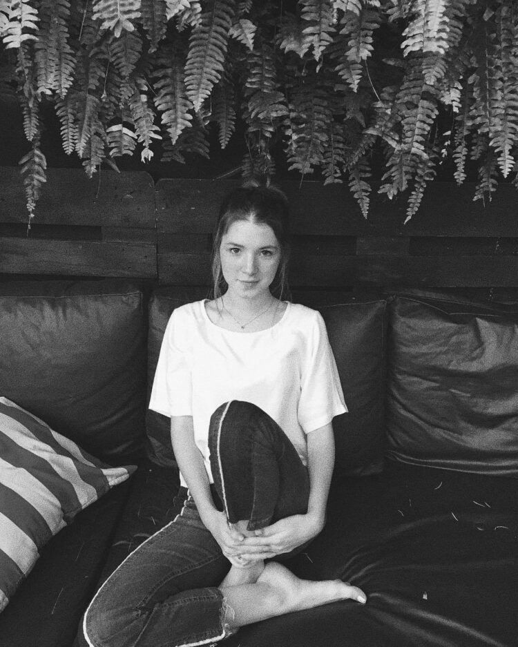 marina de oliveira feet 1