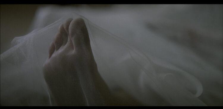 mariqueen maandig feet 4