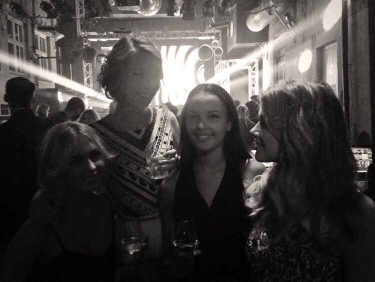 marit isachsen feet 2