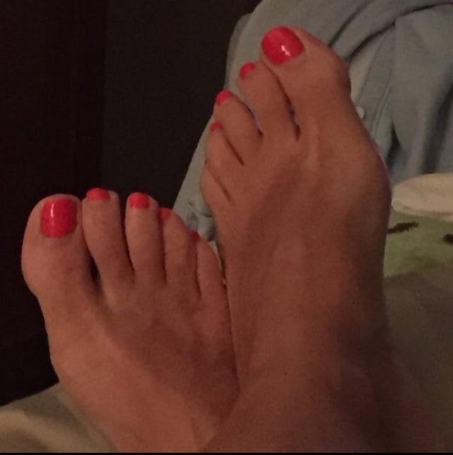 marlee matlin feet 3