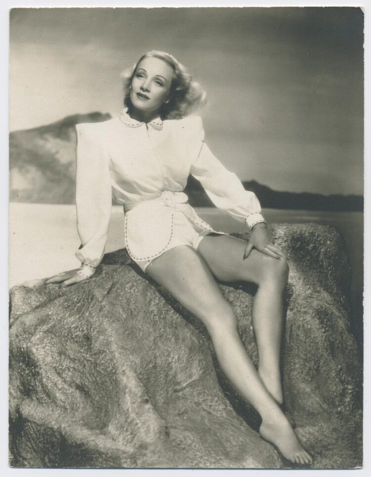marlene dietrich feet 5
