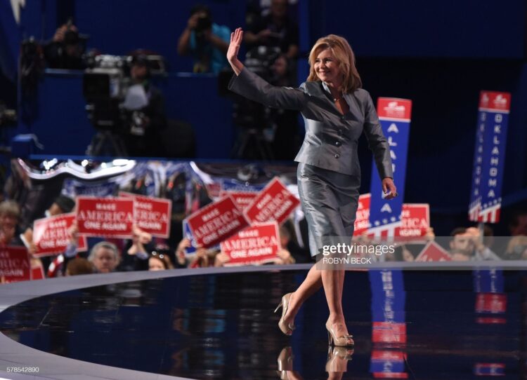 marsha blackburn feet 6