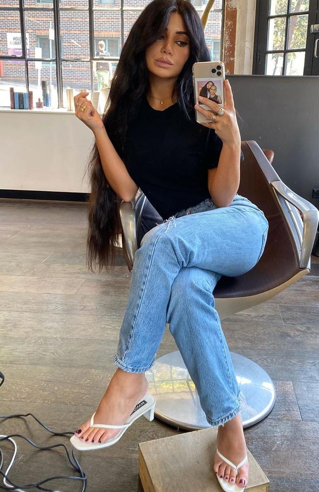 martha kalifatidis feet 1