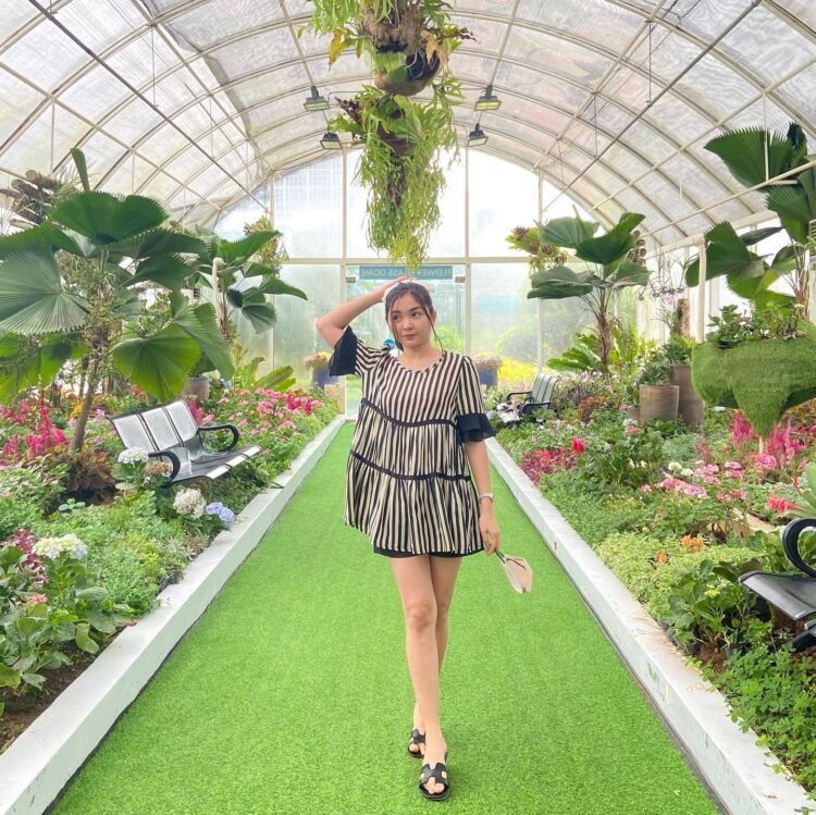 mary apostol feet 4