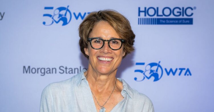mary carillo feet 5