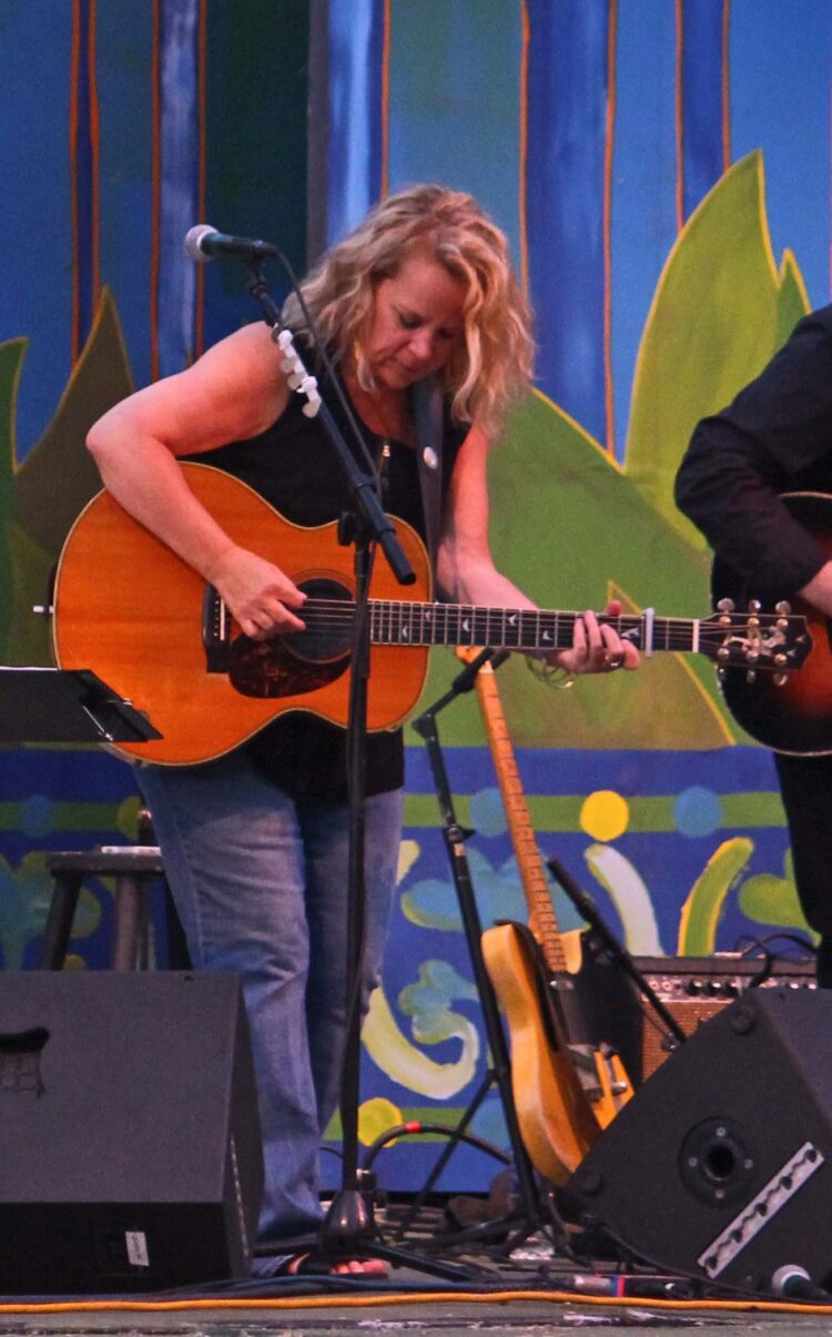 mary chapin carpenter feet 3