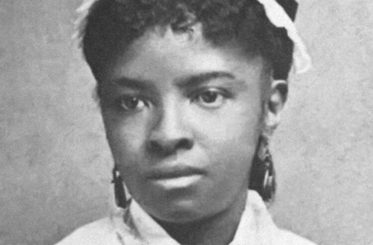 mary eliza mahoney feet 5