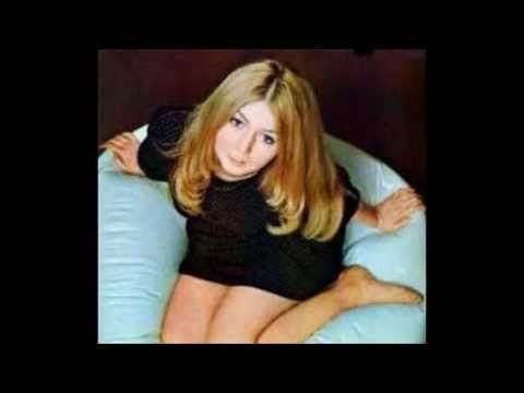 mary hopkin feet 1