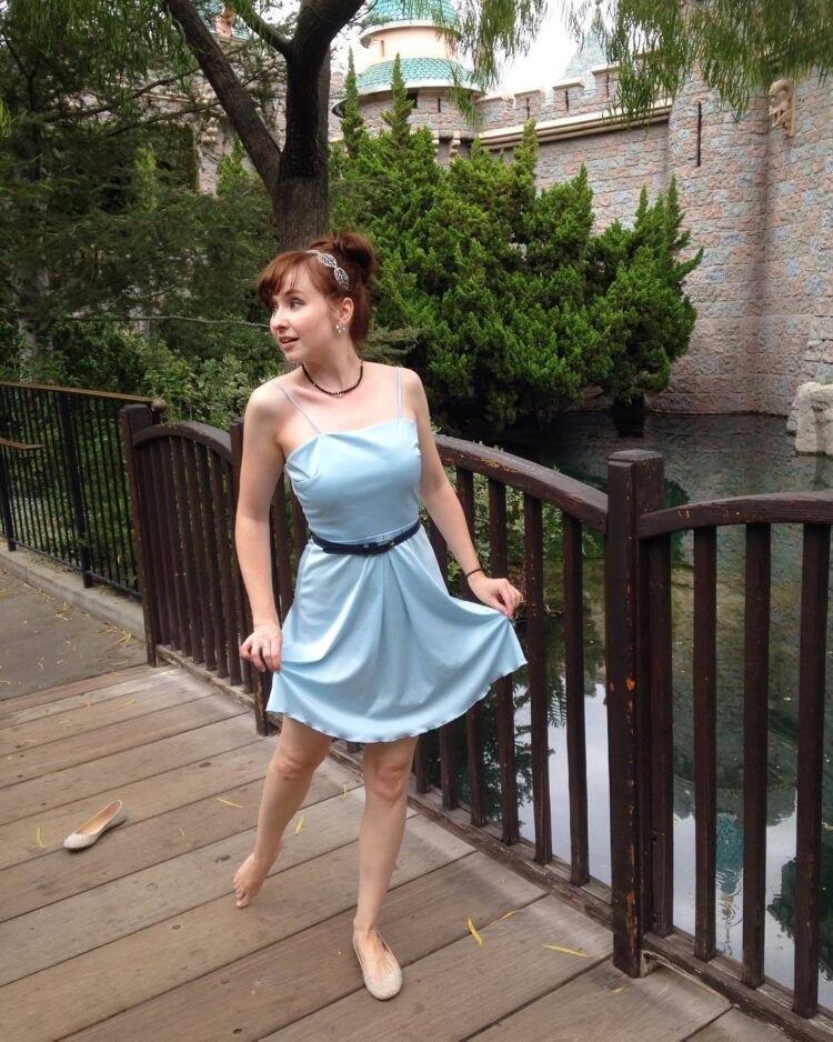 mary kate wiles feet