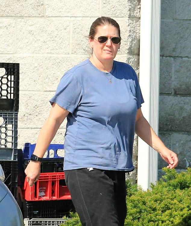 mary l. trump feet 3