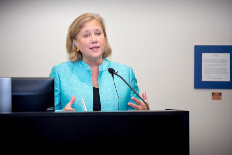 mary landrieu feet 6