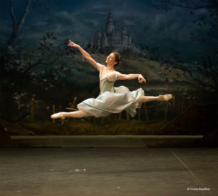 mary skeaping feet 6