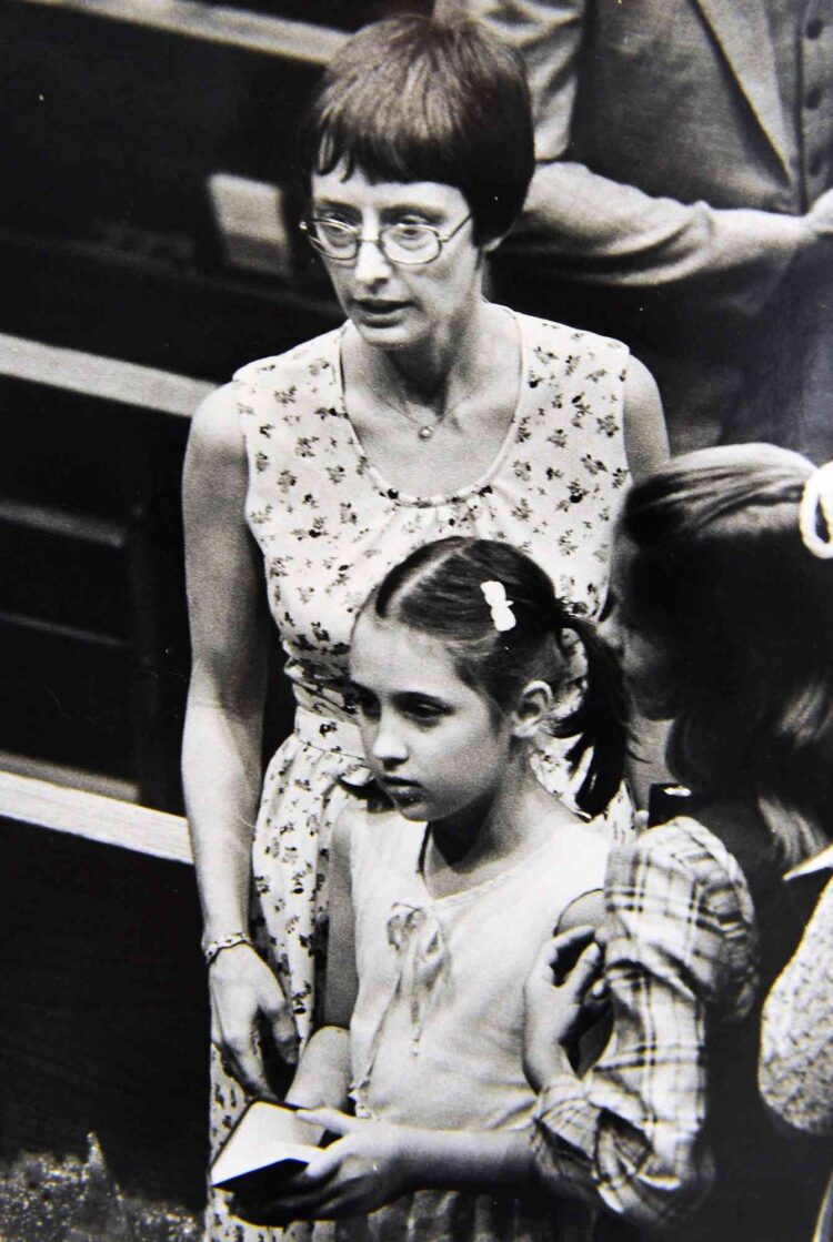 mary stauffer feet 2