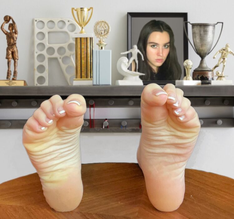 mary sweeney feet scaled