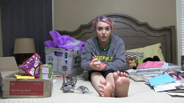 mary thompson feet 2