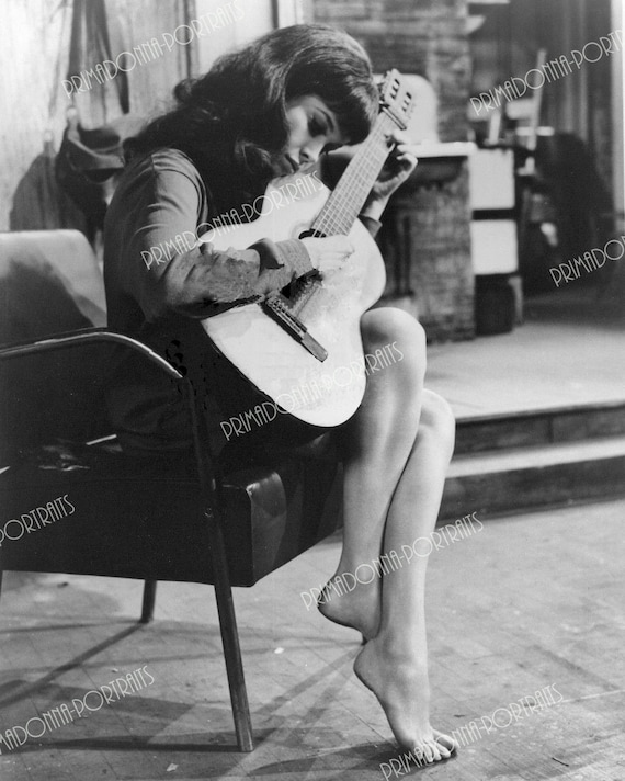 mary tyler moore feet 1