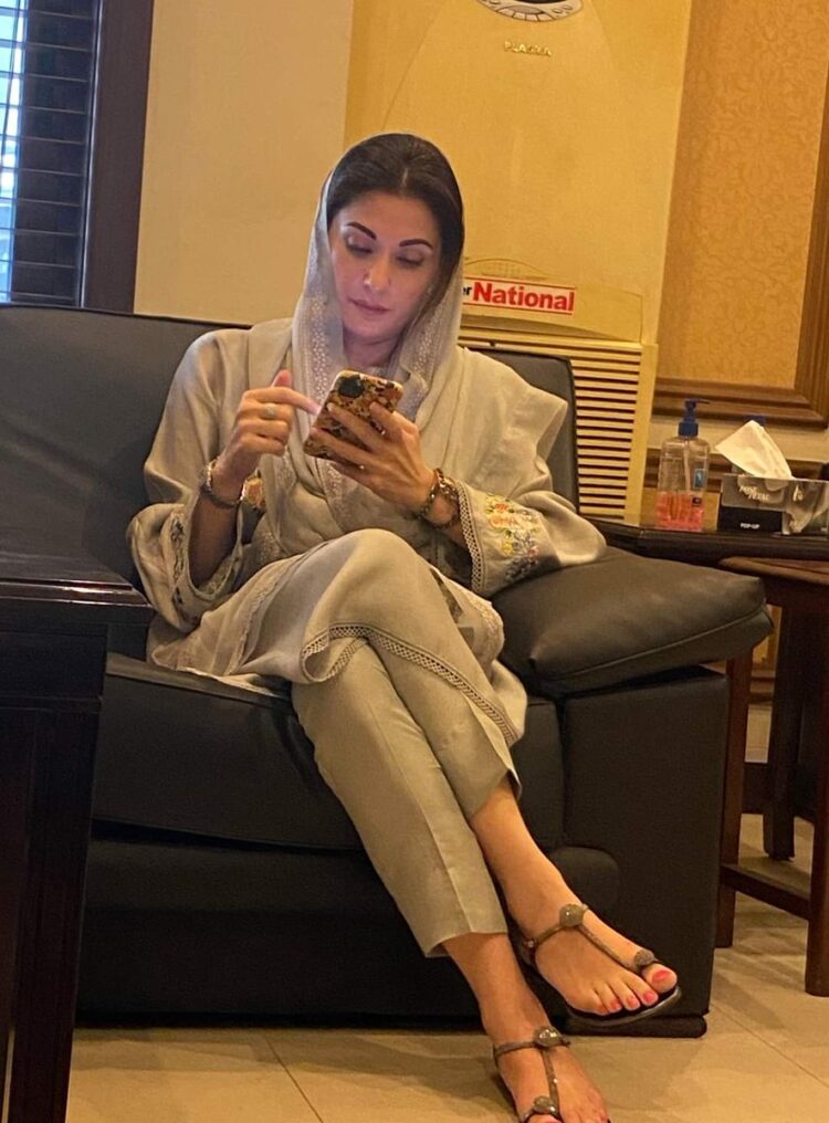 maryam cherif feet 4