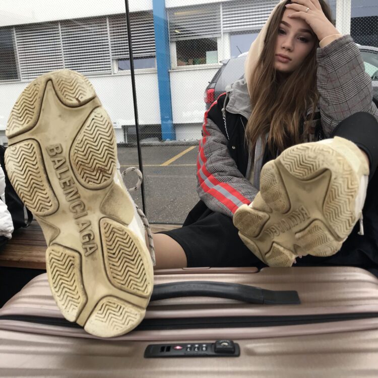 masha yuzhakova feet 2 scaled