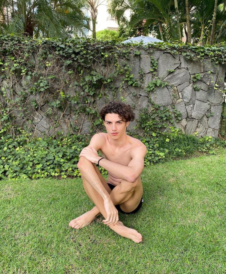 matheus almeida feet 6