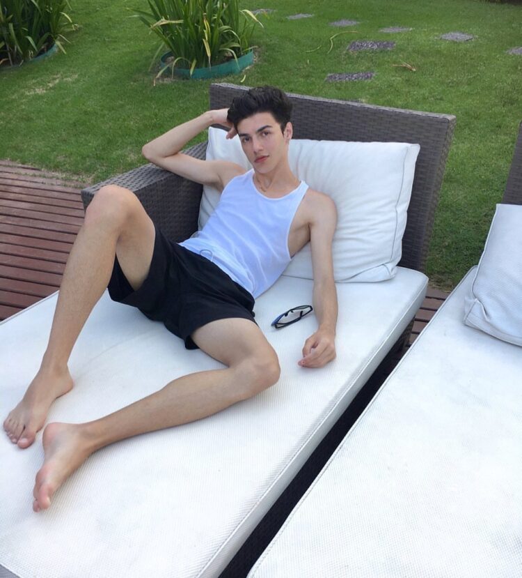 matheus almeida feet