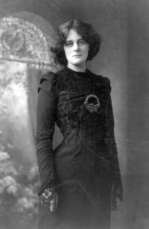 maud gonne feet 2