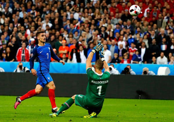 maud griezmann feet 4