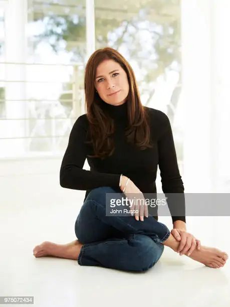 maura tierney feet 1