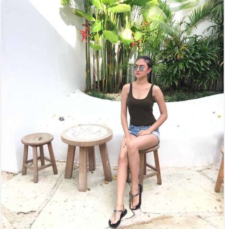 maureen daryanani feet 5