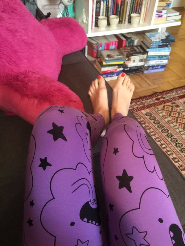 maureen johnson feet