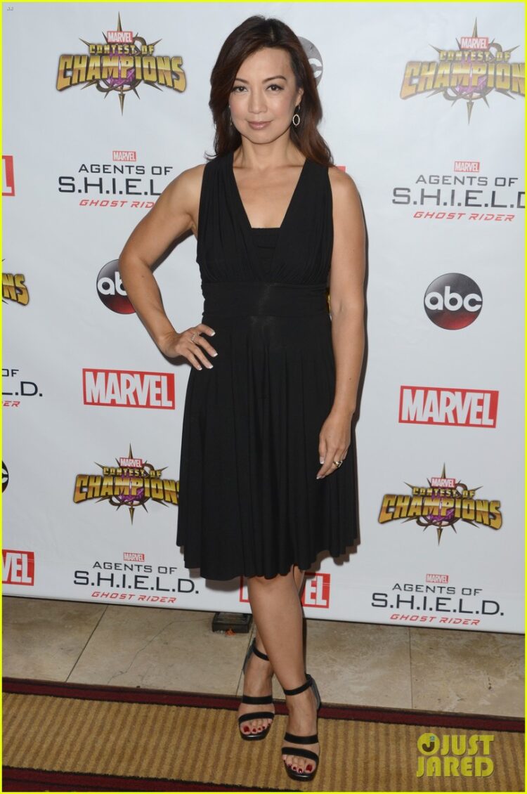 maurissa tancharoen feet 1