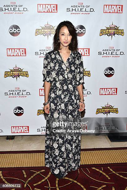 maurissa tancharoen feet 5