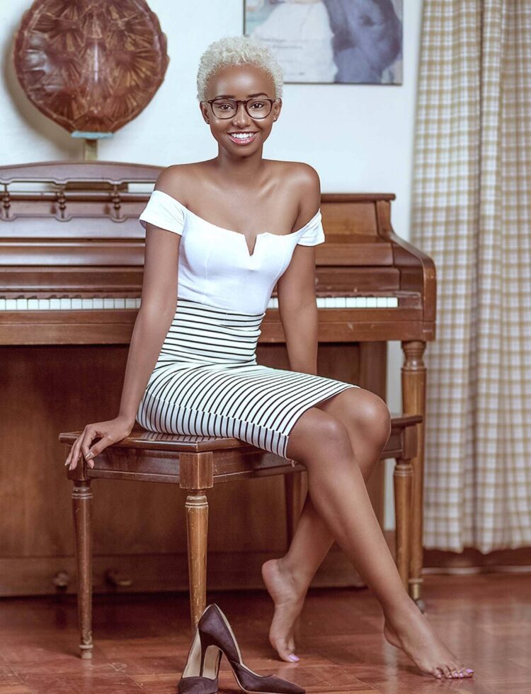 maxine wabosha feet 5